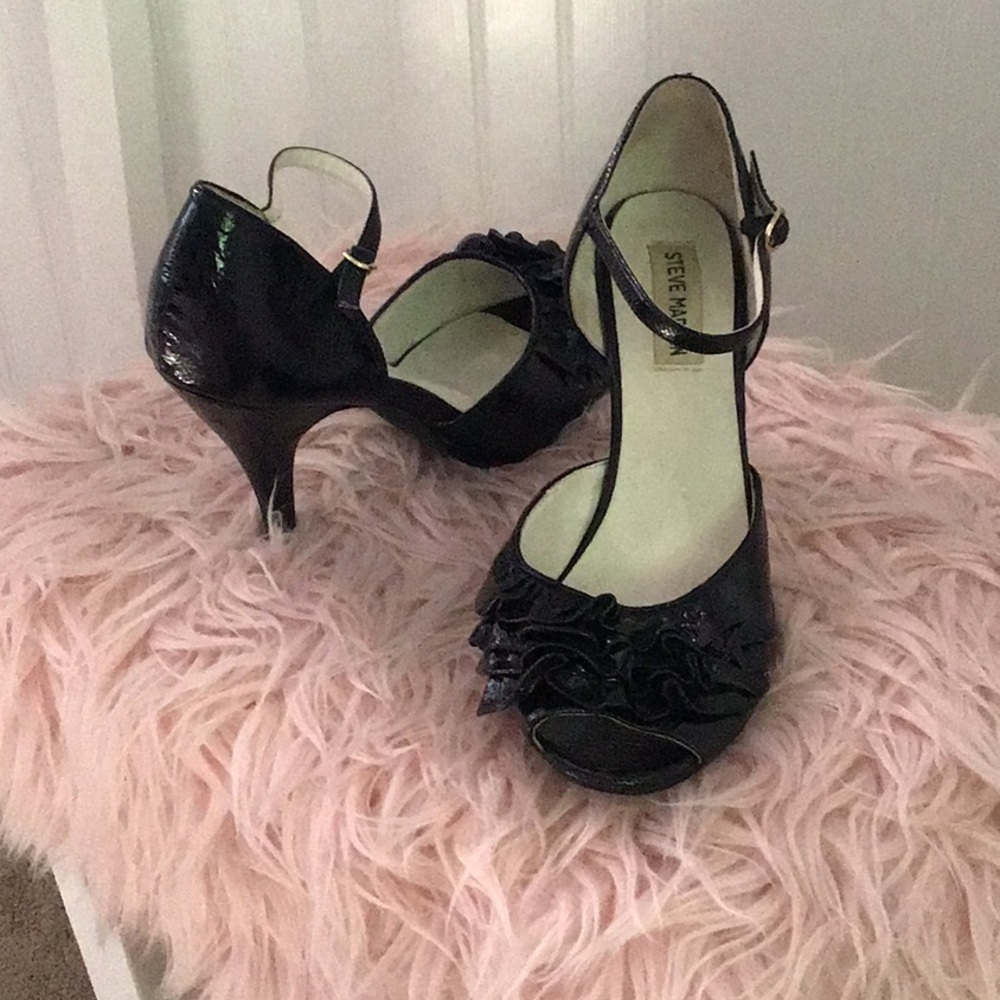 Black leather peep-toe heels